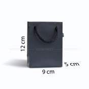 Черный бумажный пакет