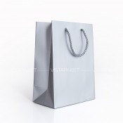 Серый бумажный пакет