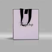 Бумажный пакет с ручками-лентами