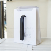 Брендовые бумажные пакеты