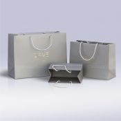 Брендовые бумажные пакеты