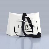 Бумажный пакет с ручками-лентами