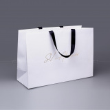 Бумажный пакет с ручками-лентами