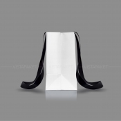 Белый бумажный пакет с ручками-лентами